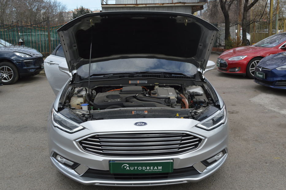 Продам Ford Fusion Titanium Plug-in 2016 года в Одессе