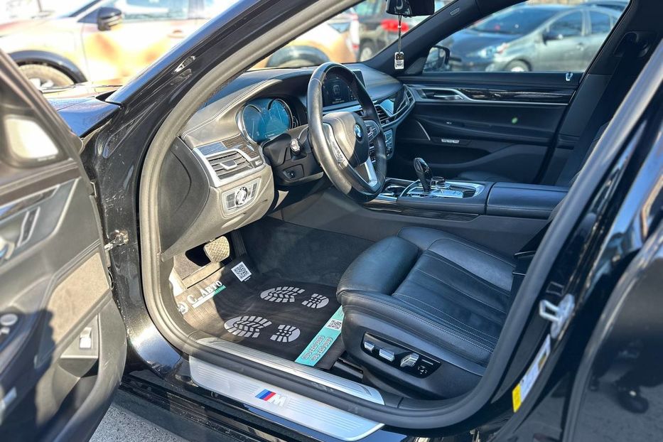 Продам BMW 740 Long 2017 года в Черновцах