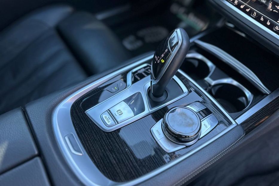 Продам BMW 740 Long 2017 года в Черновцах