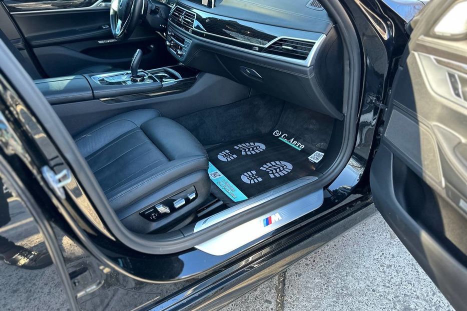 Продам BMW 740 Long 2017 года в Черновцах