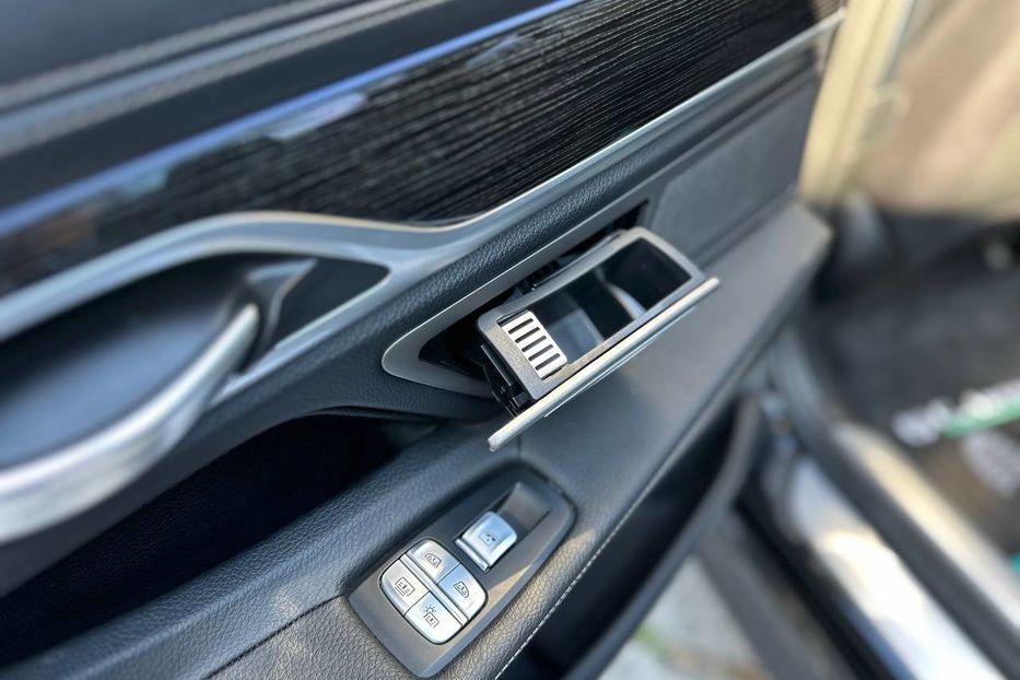 Продам BMW 740 Long 2017 года в Черновцах