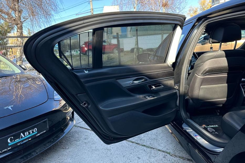 Продам BMW 740 Long 2017 года в Черновцах