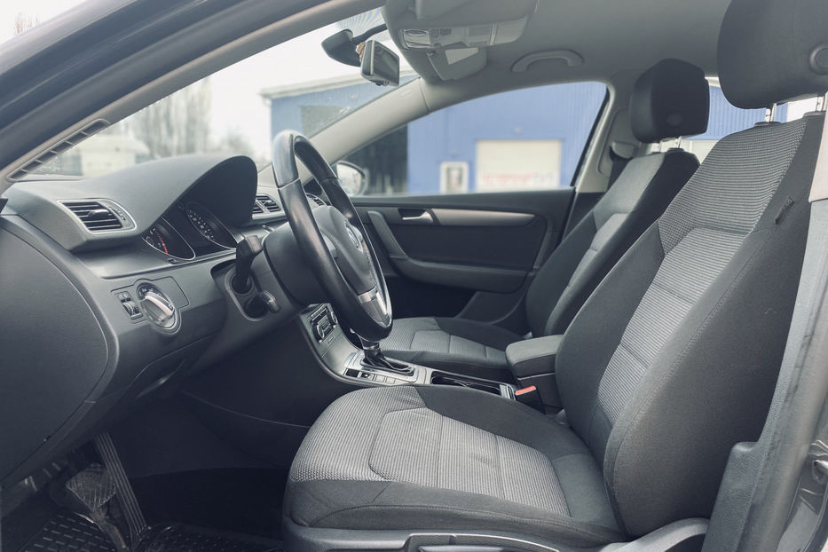 Продам Volkswagen Passat B7 2011 года в Киеве