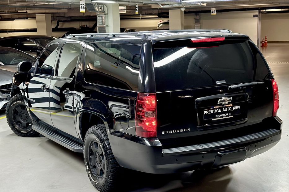 Продам Chevrolet Suburban GMT 900 5.3 AT AWD 2011 года в Киеве