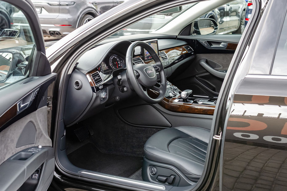 Продам Audi A8 3.0TDI QUATTRO 2017 года в Киеве