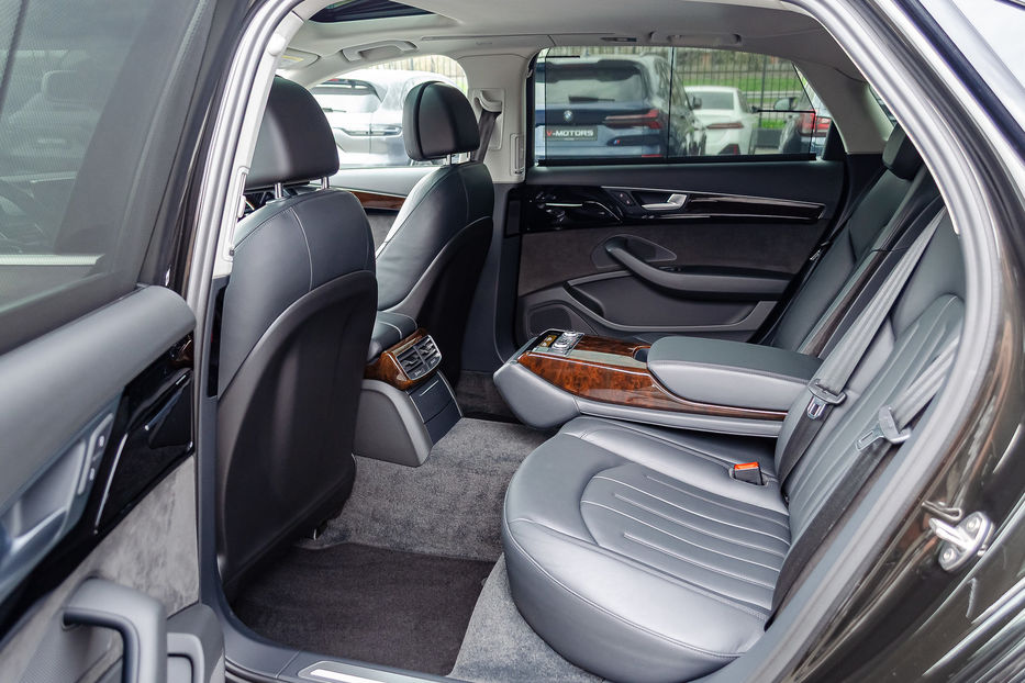 Продам Audi A8 3.0TDI QUATTRO 2017 года в Киеве