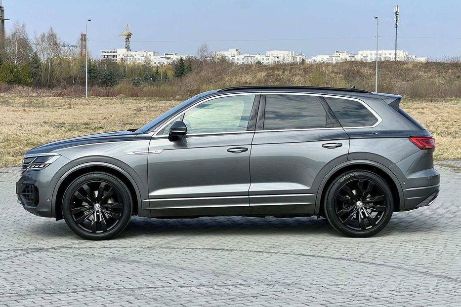 Продам Volkswagen Touareg НЕ МАЛЬОВАНИЙ ТЕПЛОВІЗОРR-Line 2019 года в Львове