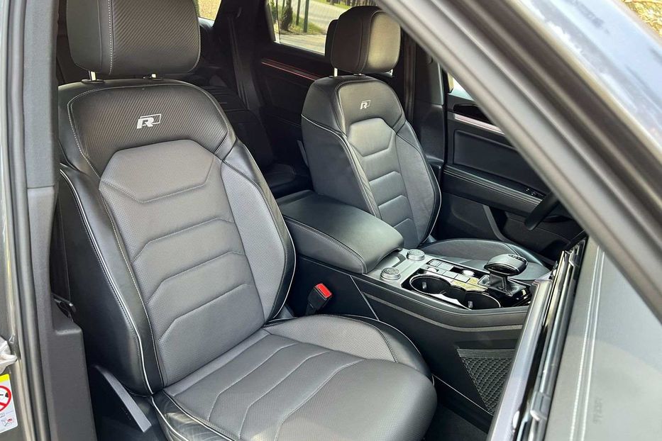 Продам Volkswagen Touareg НЕ МАЛЬОВАНИЙ ТЕПЛОВІЗОРR-Line 2019 года в Львове