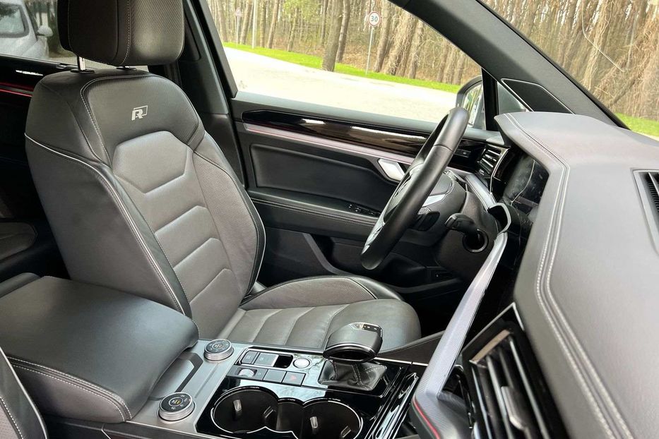 Продам Volkswagen Touareg НЕ МАЛЬОВАНИЙ ТЕПЛОВІЗОРR-Line 2019 года в Львове