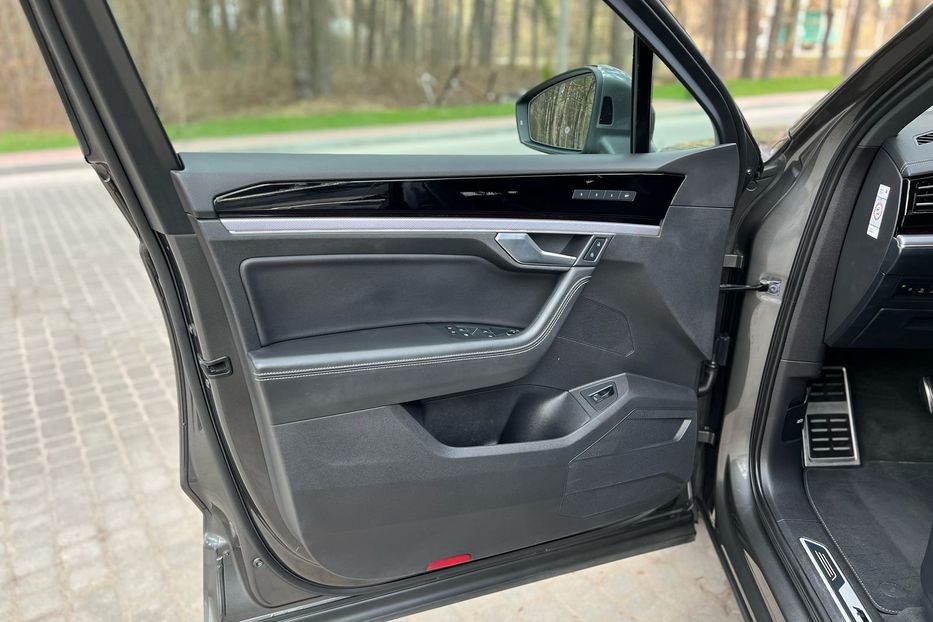 Продам Volkswagen Touareg НЕ МАЛЬОВАНИЙ ТЕПЛОВІЗОРR-Line 2019 года в Львове