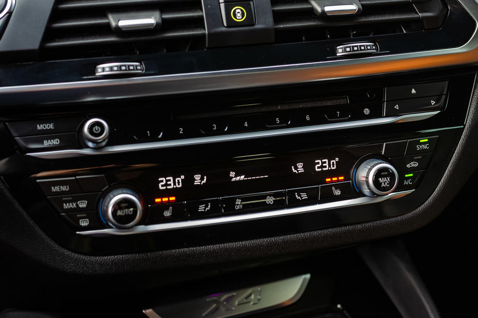 Продам BMW X4 30i XDrive 2018 года в Киеве