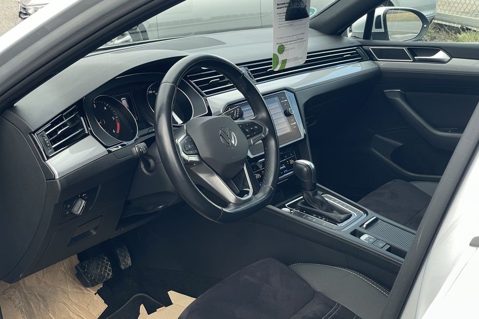 Продам Volkswagen Passat B8 2.0 110квт DSG 2020 года в Львове