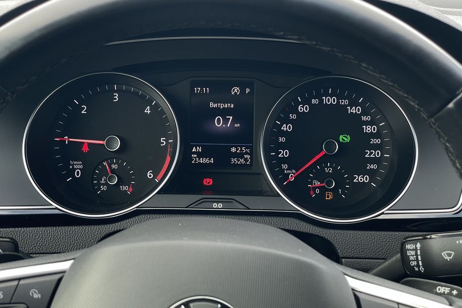 Продам Volkswagen Passat B8 2.0 110квт DSG 2020 года в Львове