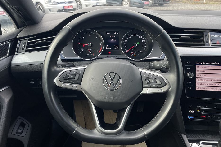Продам Volkswagen Passat B8 2.0 110квт DSG 2020 года в Львове