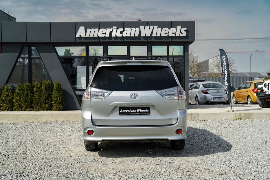 Продам Toyota Sienna SE 2019 года в Черновцах
