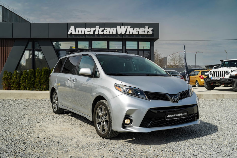 Продам Toyota Sienna SE 2019 года в Черновцах