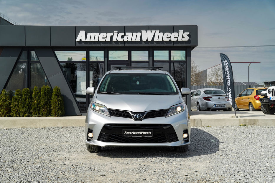 Продам Toyota Sienna SE 2019 года в Черновцах