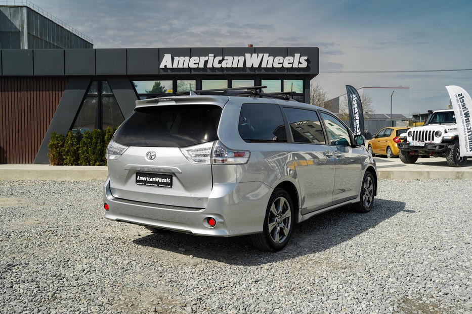 Продам Toyota Sienna SE 2019 года в Черновцах