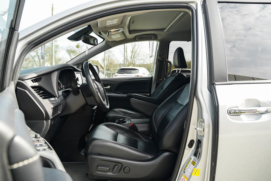 Продам Toyota Sienna SE 2019 года в Черновцах