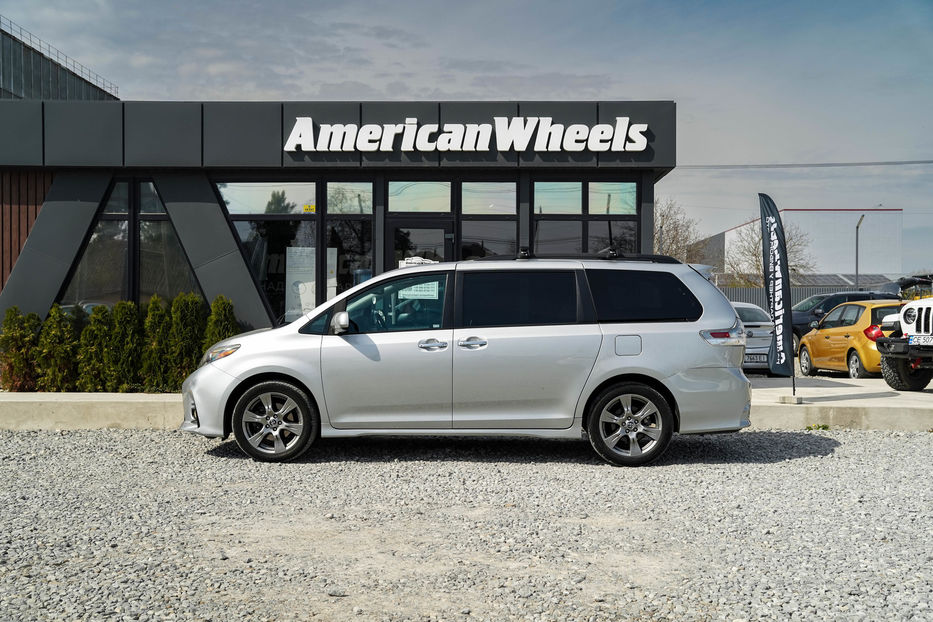 Продам Toyota Sienna SE 2019 года в Черновцах