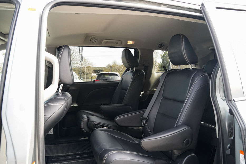 Продам Toyota Sienna SE 2019 года в Черновцах