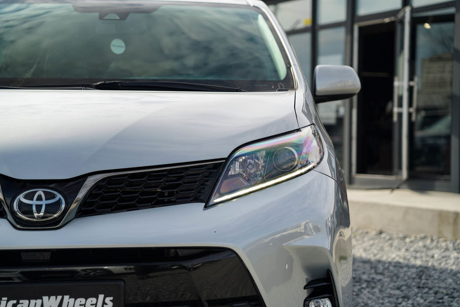 Продам Toyota Sienna SE 2019 года в Черновцах