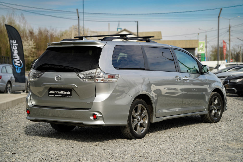 Продам Toyota Sienna SE 2019 года в Черновцах