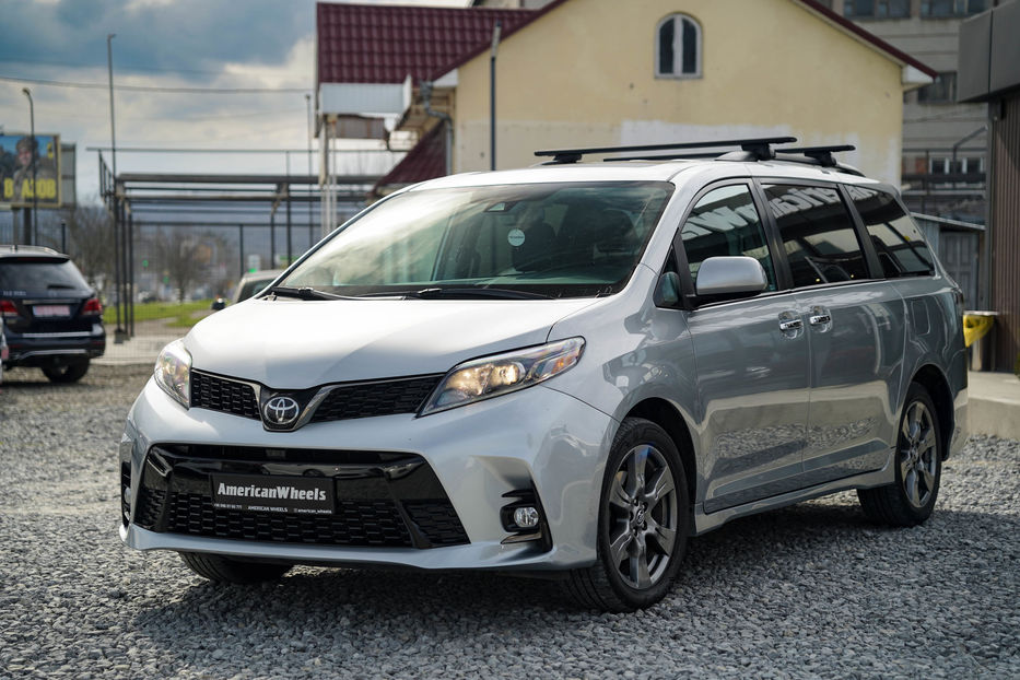 Продам Toyota Sienna SE 2019 года в Черновцах