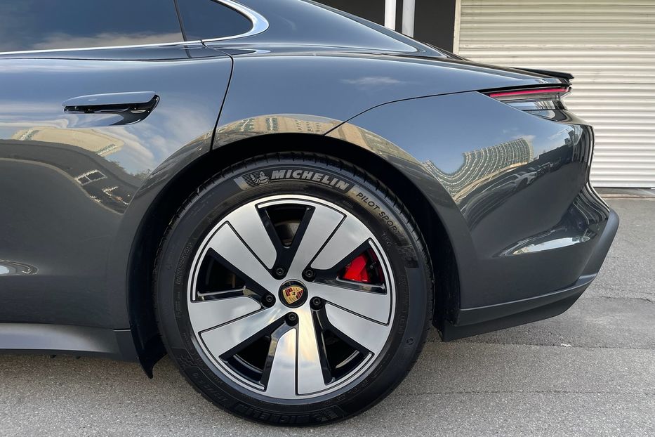 Продам Porsche Taycan 4s 2022 года в Киеве