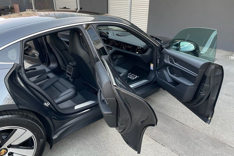 Продам Porsche Taycan 4s 2022 года в Киеве