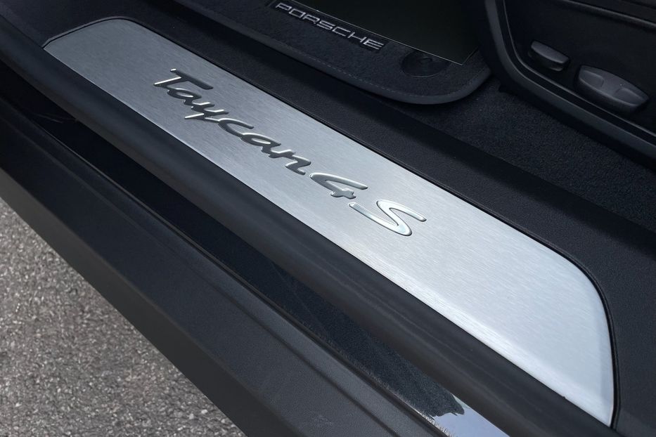 Продам Porsche Taycan 4s 2022 года в Киеве