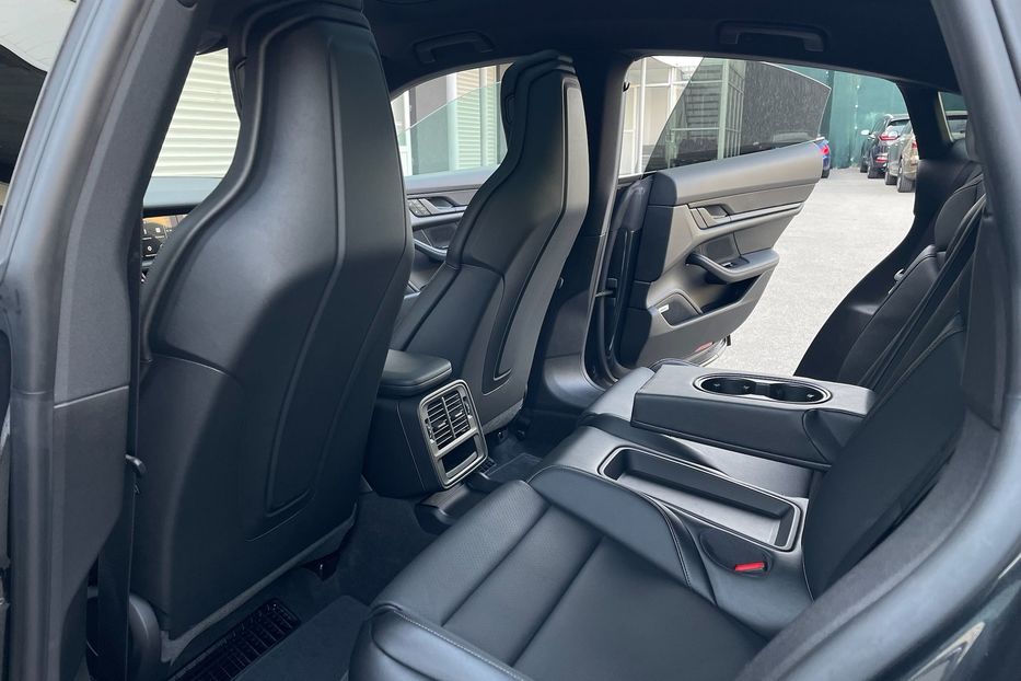 Продам Porsche Taycan 4s 2022 года в Киеве