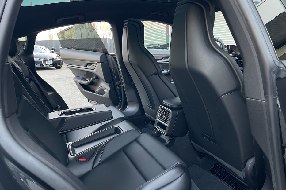 Продам Porsche Taycan 4s 2022 года в Киеве