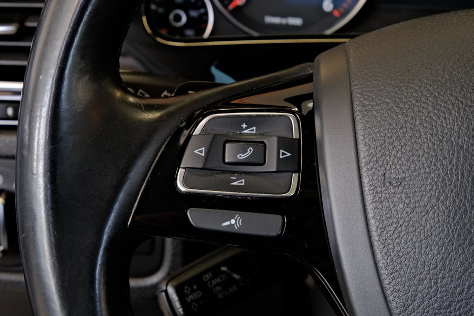 Продам Volkswagen Touareg 2015 года в Одессе