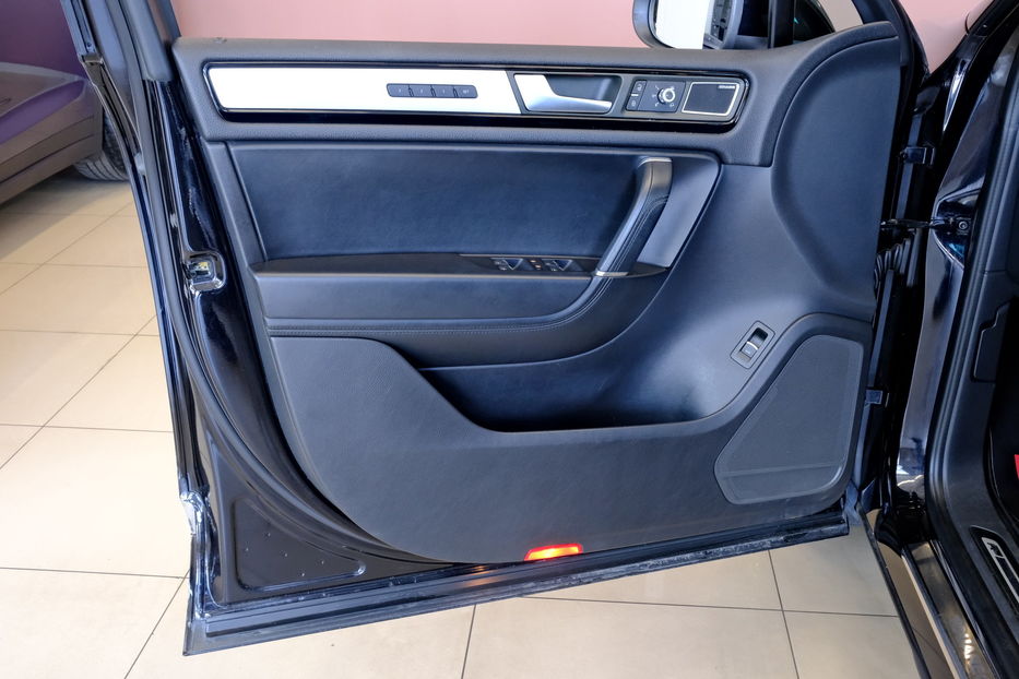Продам Volkswagen Touareg 2015 года в Одессе