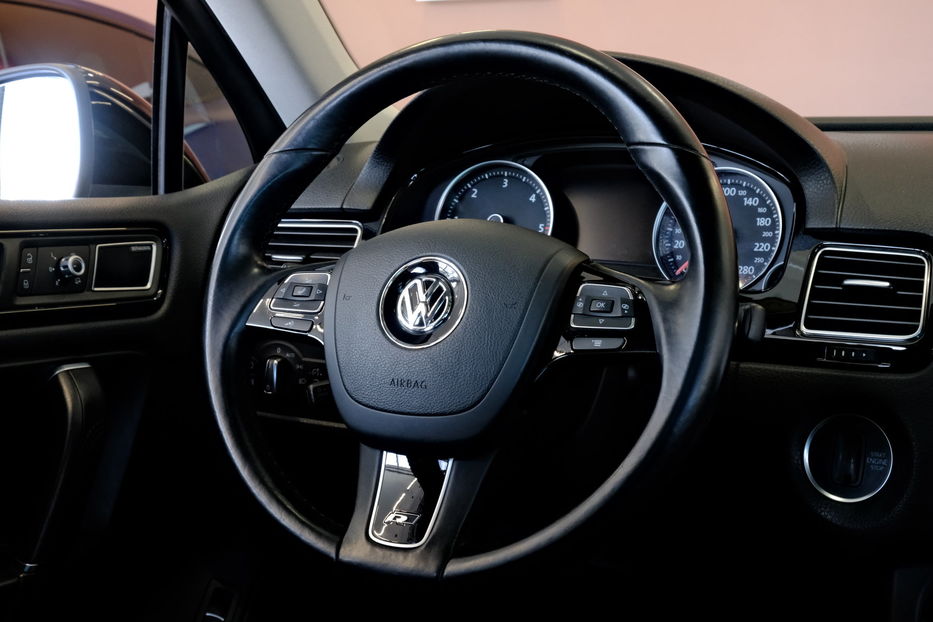 Продам Volkswagen Touareg 2015 года в Одессе