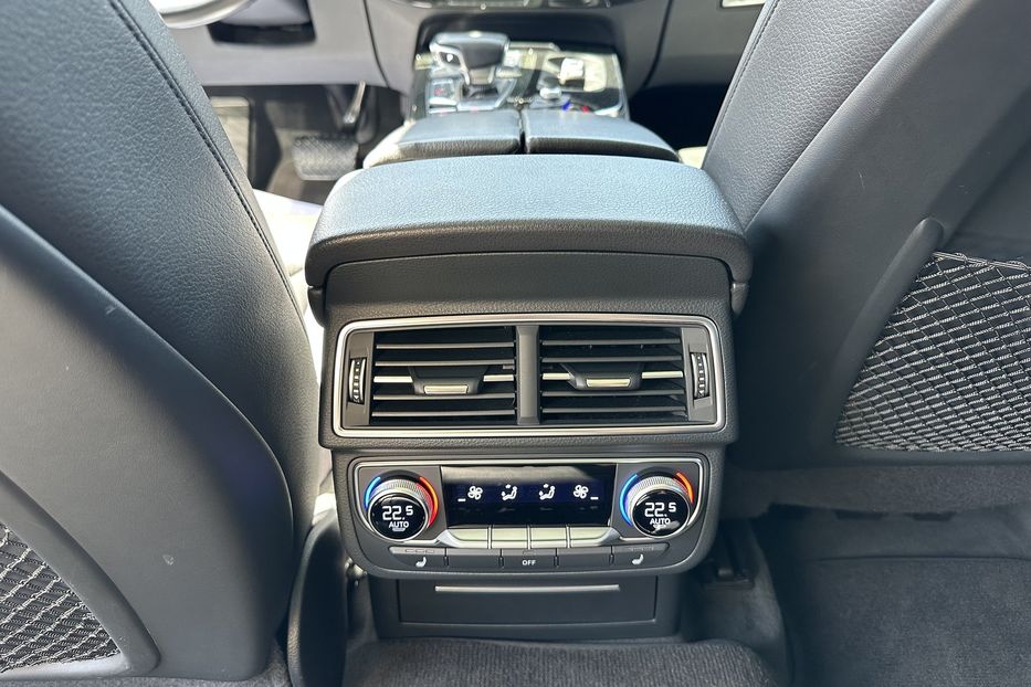 Продам Audi Q7 Premium Plus 2016 года в Киеве