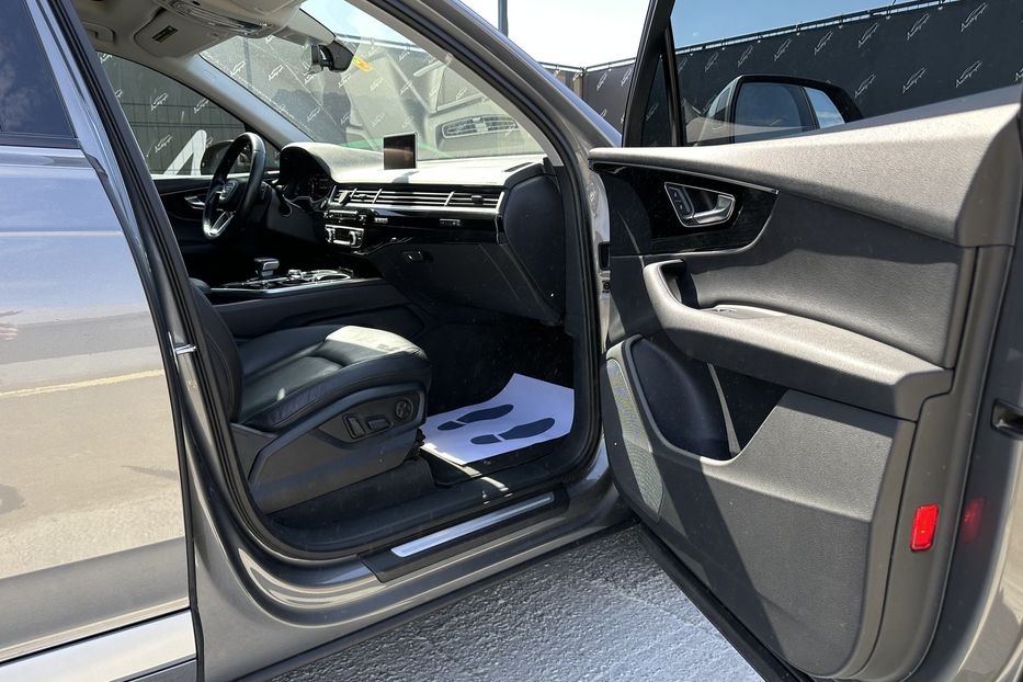 Продам Audi Q7 Premium Plus 2016 года в Киеве