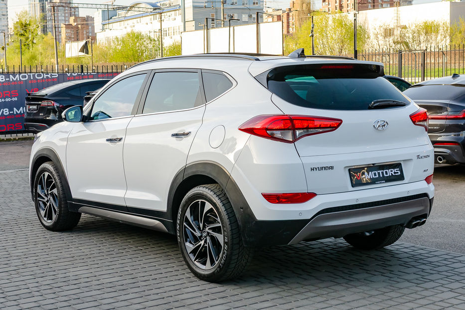 Продам Hyundai Tucson 2.0 CRDI AWD TOP 2016 года в Киеве
