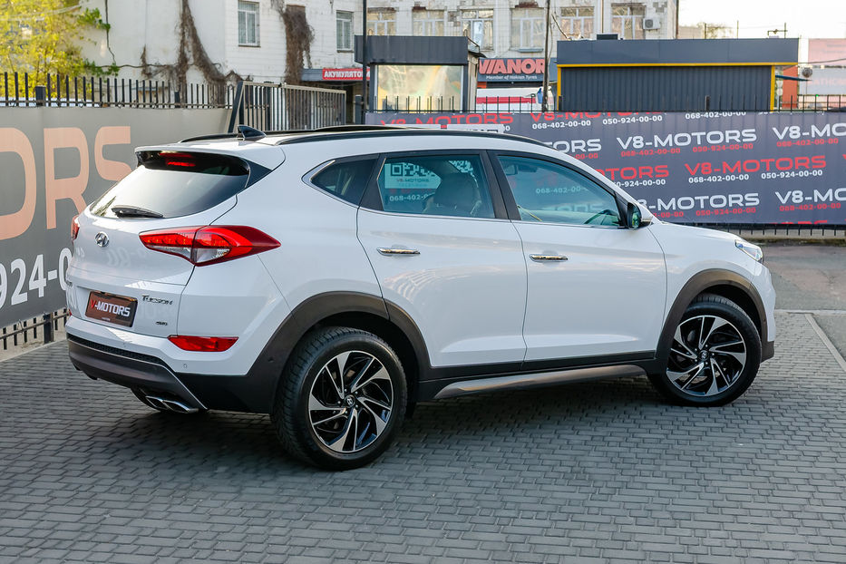 Продам Hyundai Tucson 2.0 CRDI AWD TOP 2016 года в Киеве
