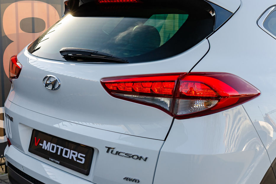 Продам Hyundai Tucson 2.0 CRDI AWD TOP 2016 года в Киеве