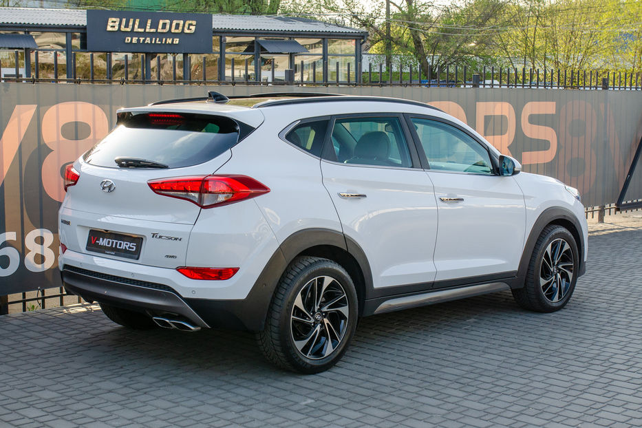 Продам Hyundai Tucson 2.0 CRDI AWD TOP 2016 года в Киеве
