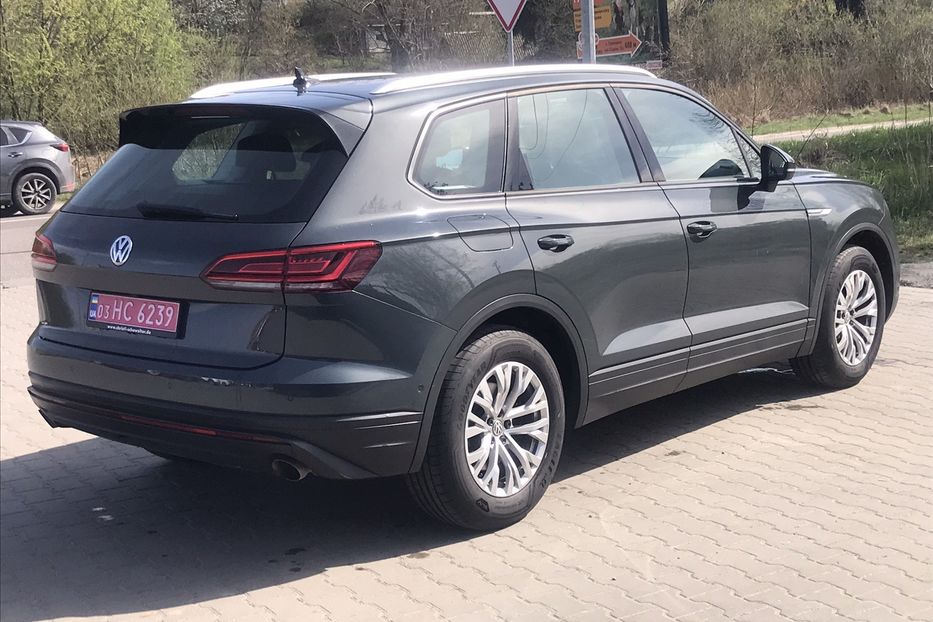 Продам Volkswagen Touareg  4Motion 3.0 TDI LED NAV PNEVM 2020 года в Львове