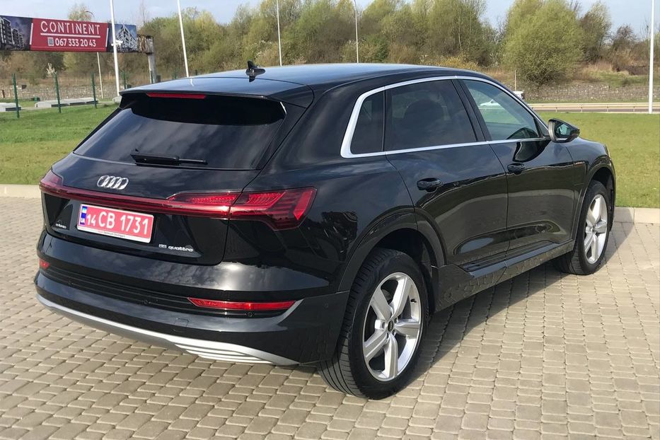 Продам Audi E-Tron  Quattro 55 300kW 2022 года в Львове