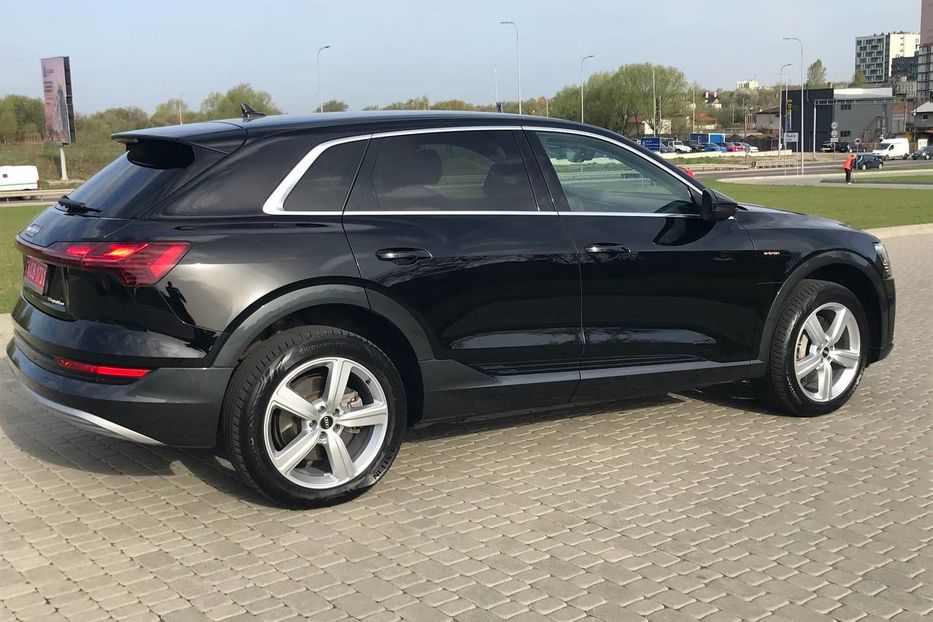 Продам Audi E-Tron  Quattro 55 300kW 2022 года в Львове