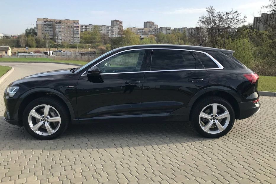 Продам Audi E-Tron  Quattro 55 300kW 2022 года в Львове