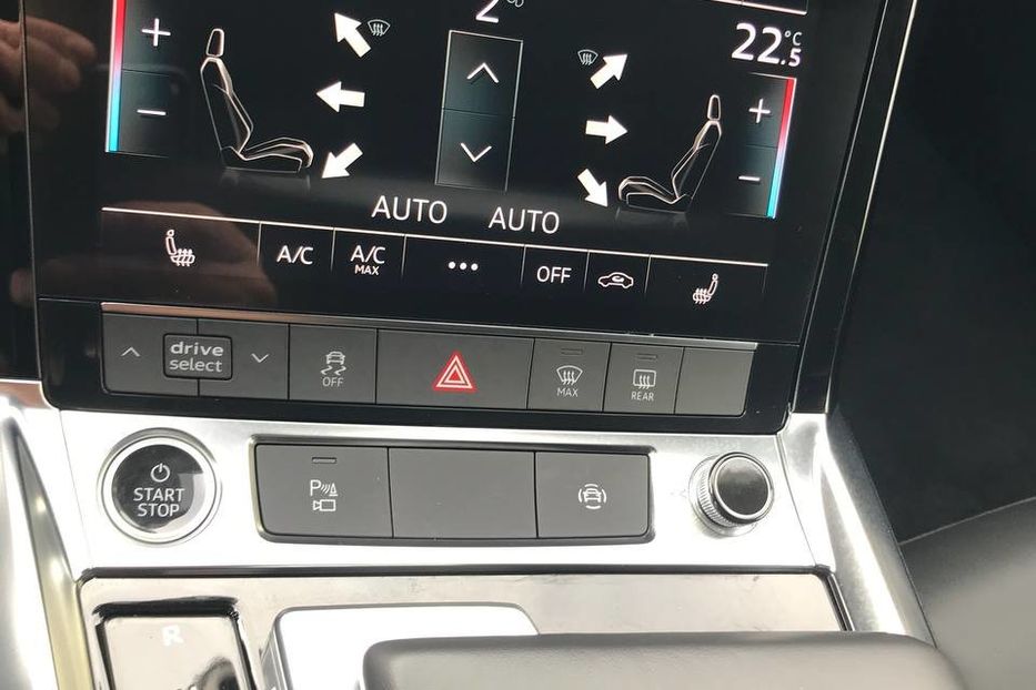 Продам Audi E-Tron  Quattro 55 300kW 2022 года в Львове