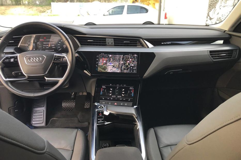 Продам Audi E-Tron  Quattro 55 300kW 2022 года в Львове