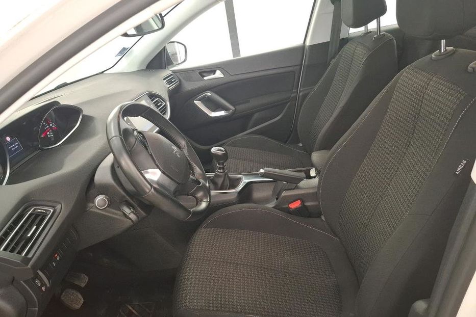 Продам Peugeot 308 NAV LED KLIM  НЕ МАЛЬОВАНИЙ 2021 года в Львове
