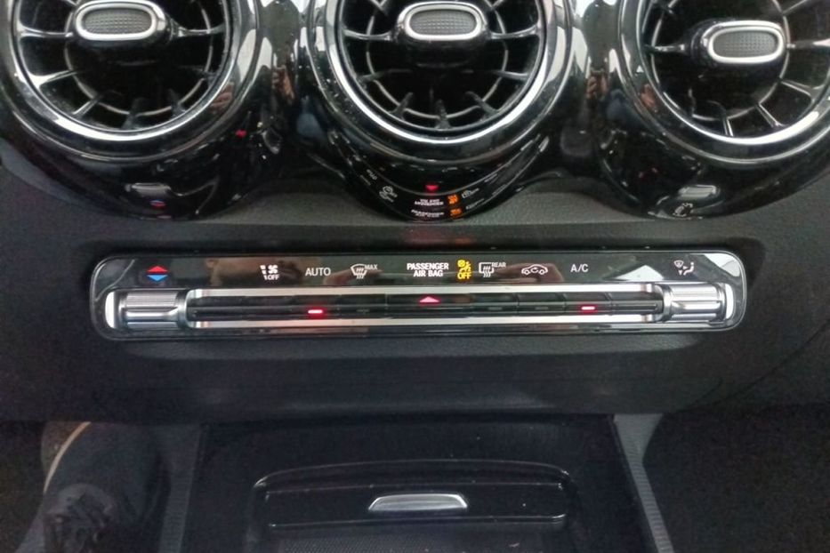 Продам Mercedes-Benz Mercedes GLB NAVI KAMERA  2021 года в Львове